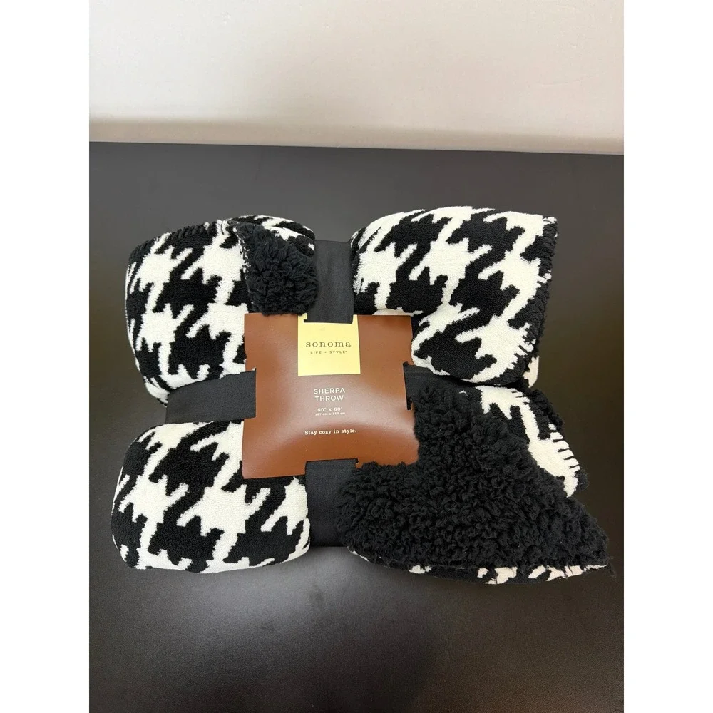 Sonoma Houndstooth Sherpa Printed Plush Throw Black and White 50